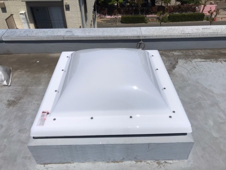 新しいポリカドームの設置