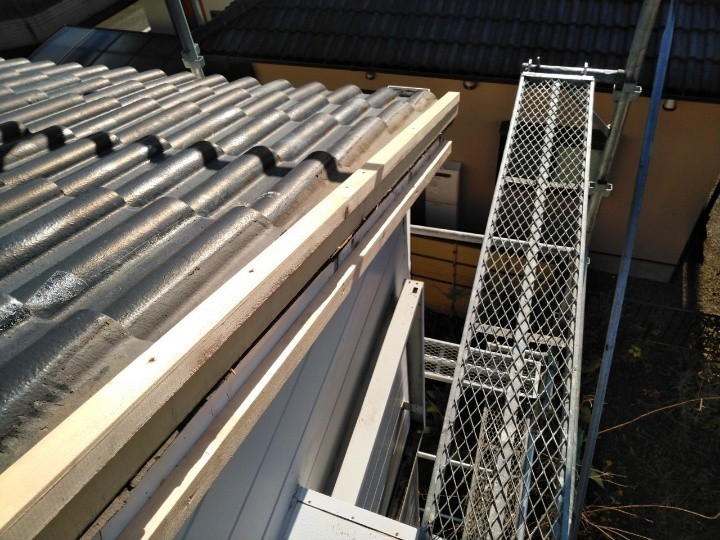 新たな下地材の設置