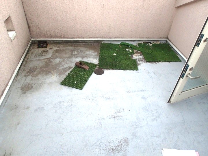 屋上床面の状態とフワフワ感