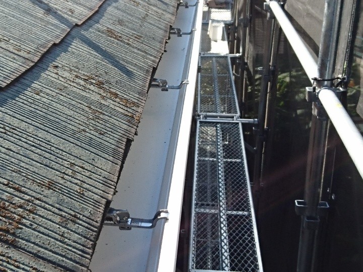 新しい吊り金具の取り付け