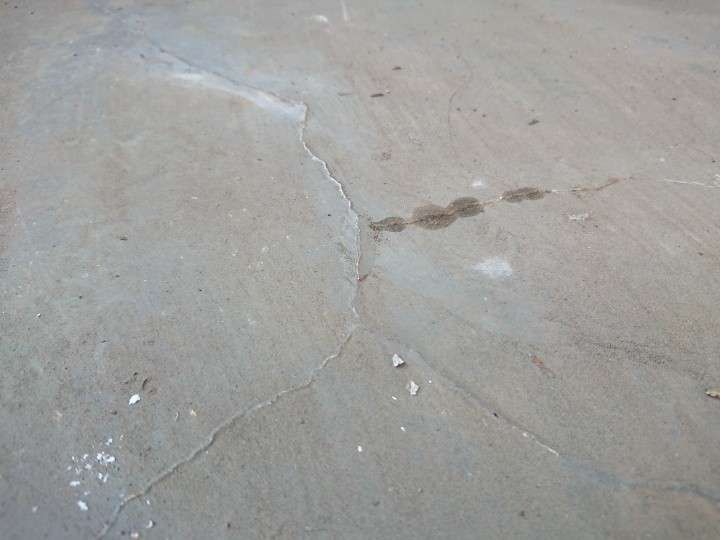 床面のクラックの確認