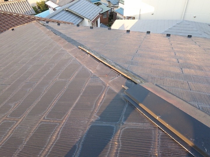 他の面でも板金の浮きを確認