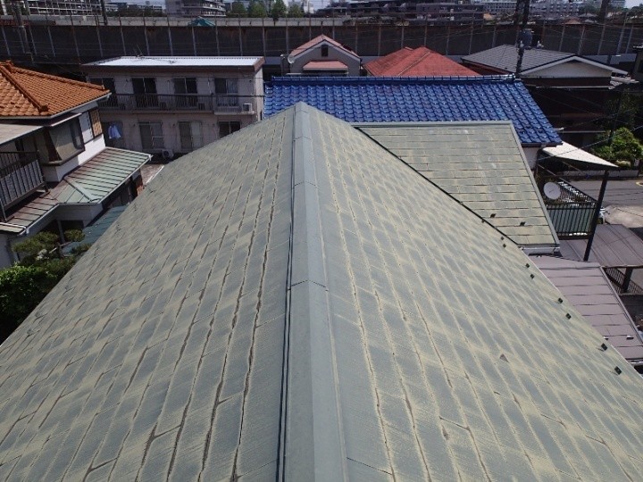 棟部分の退色と細かな汚れ