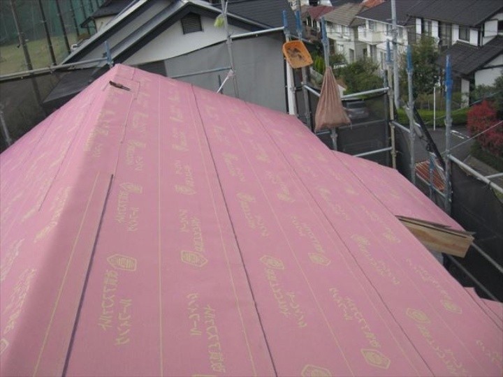 防水シート（ルーフィング）の敷設