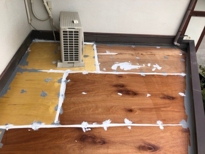 継ぎ目やビス穴の防水処理