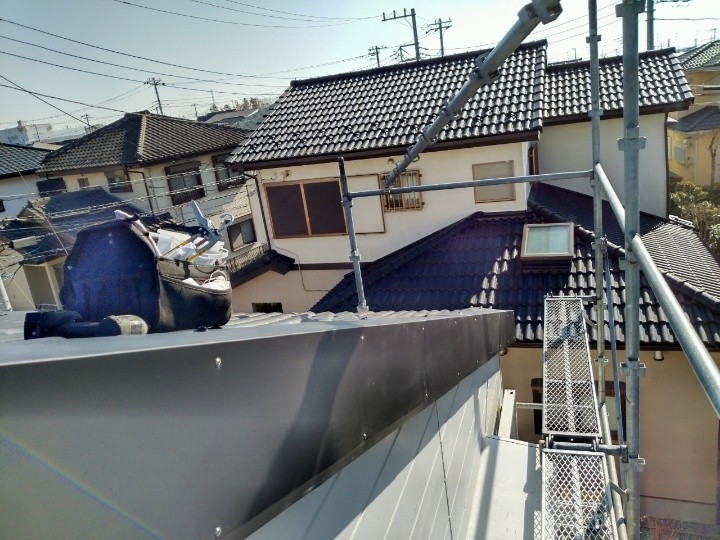 ガルバリウム鋼板でのケラバ包み施工