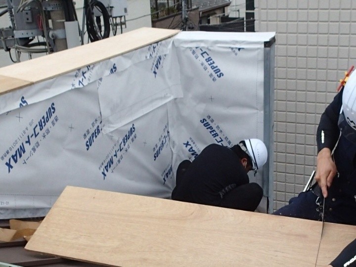 下地合板の取り付け