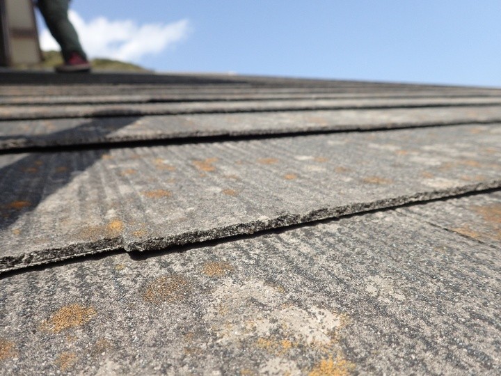 屋根材の端部の劣化