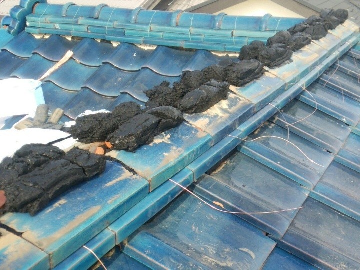 棟瓦の積み直し作業