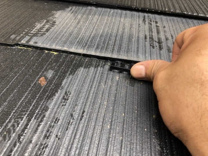 タスペーサー挿入による縁切り作業