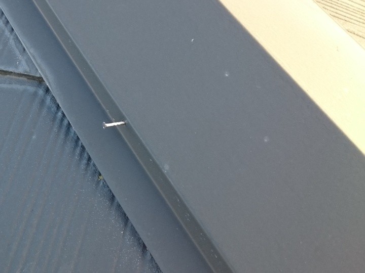 釘の抜けと固定不足の兆候