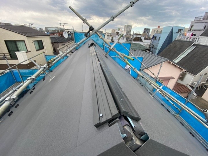 新規棟板金の設置