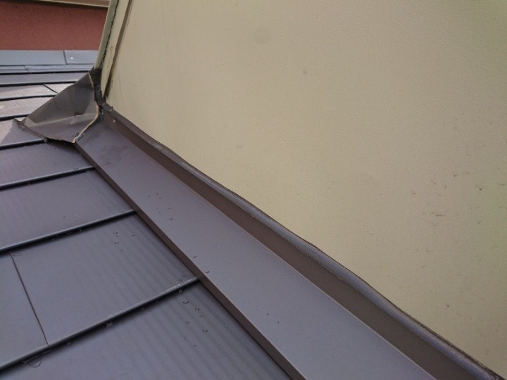 搭屋との取り合い水切りの新設