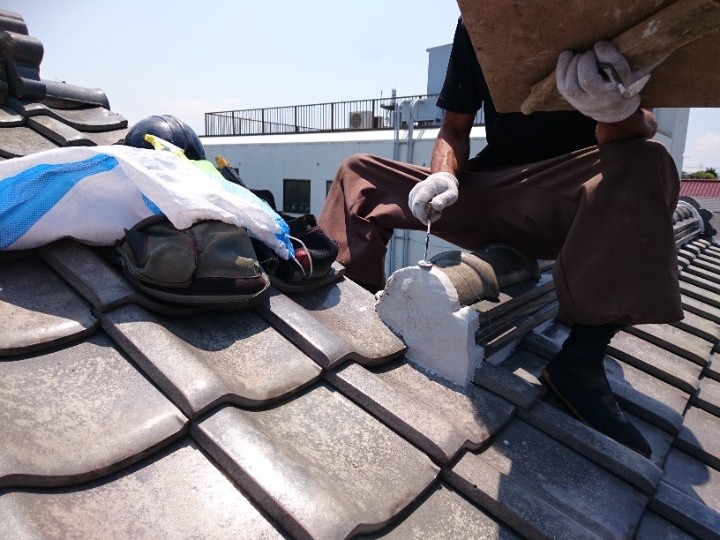 鬼瓦周りの補修と仕上げ