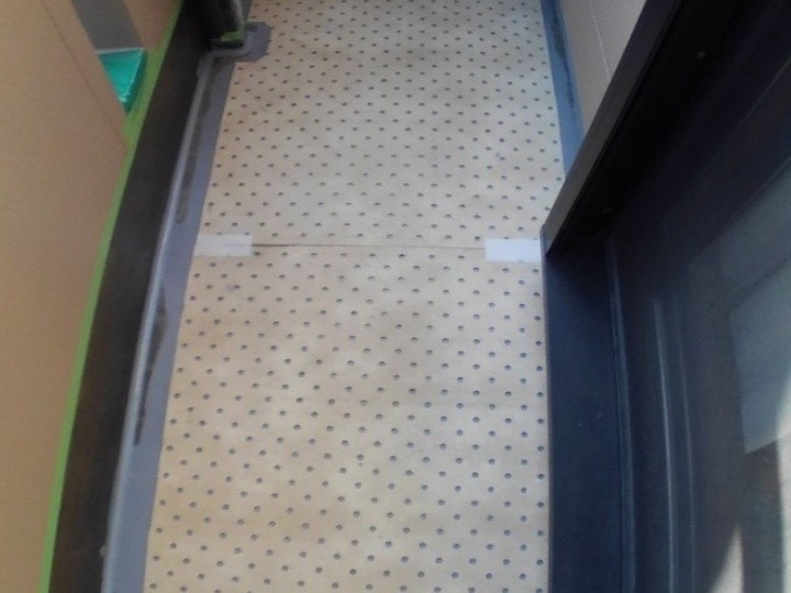 通気緩衝シートの敷設