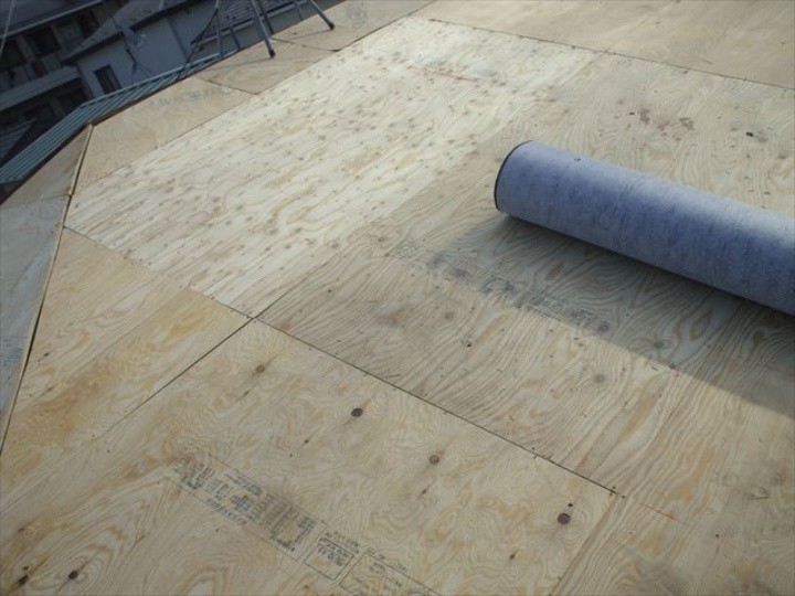 野地板の増し張りで強度アップ