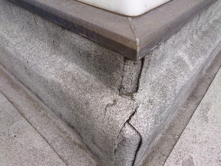 立ち上がり部のひび割れ