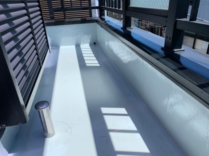 ウレタン塗膜防水二層目の塗布