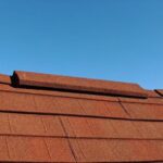 重厚感と高耐久「石粒仕上げの金属屋根」