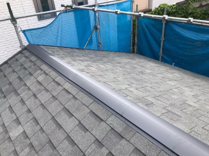 棟板金の取り付けと最終チェック