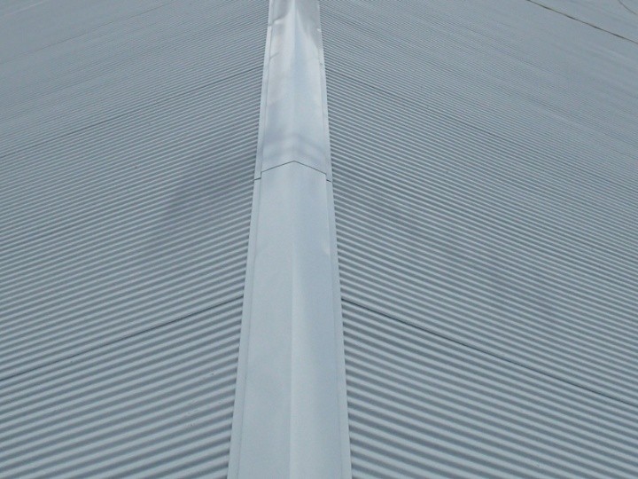 棟板金の取り付け