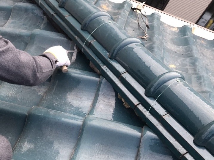 漆喰の詰め増し作業