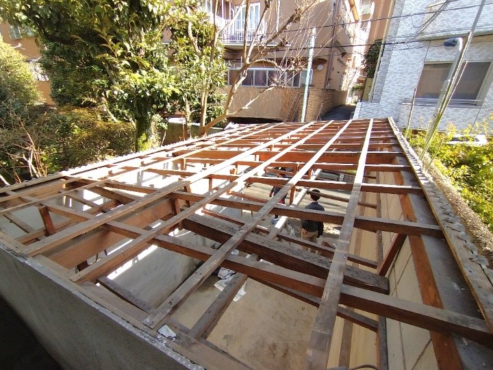 既存屋根の撤去と木部の状態確認
