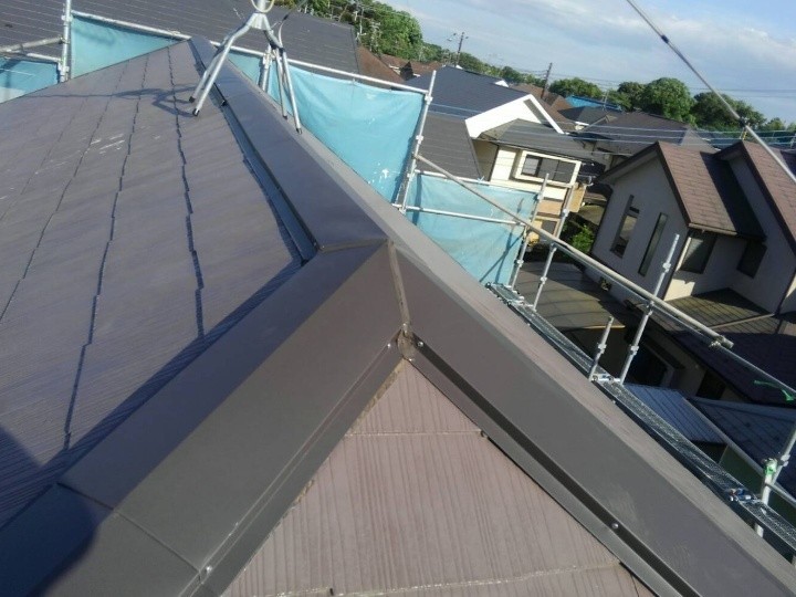 新規棟板金の取り付け