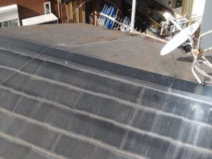 アンテナ周りの屋根材を点検