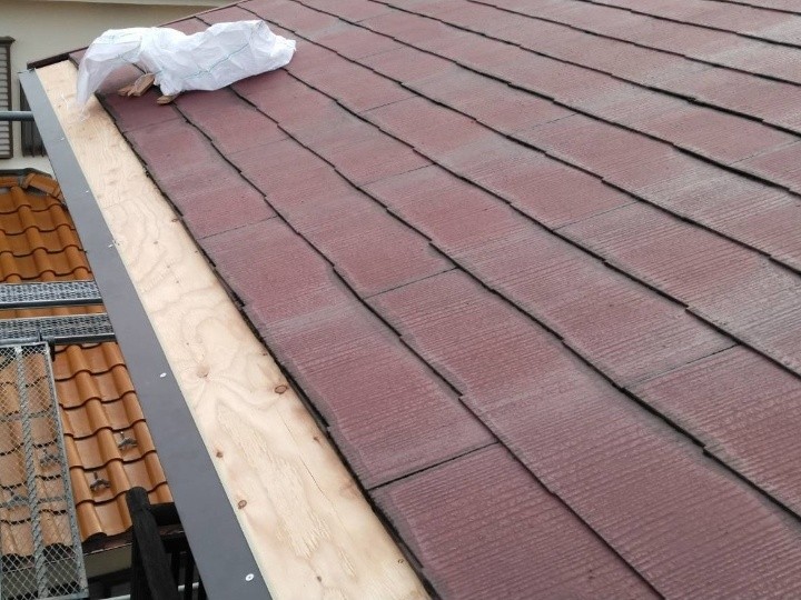 破風板の補修と下地の新設