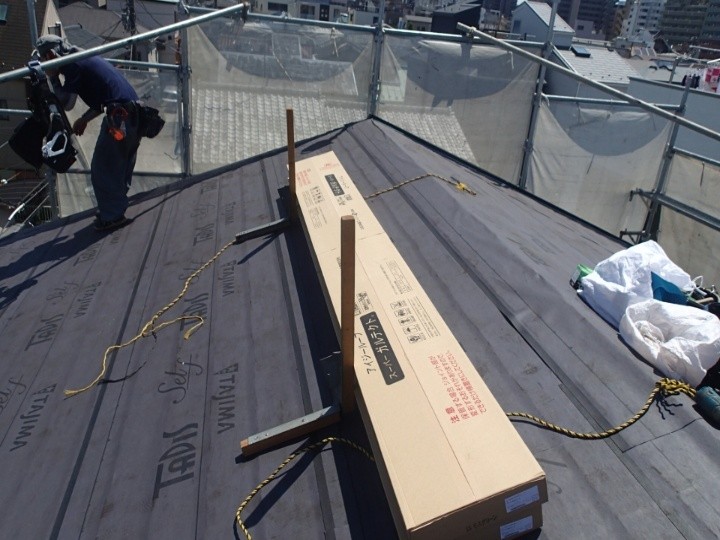 防水紙「タディスセルフ」の施工