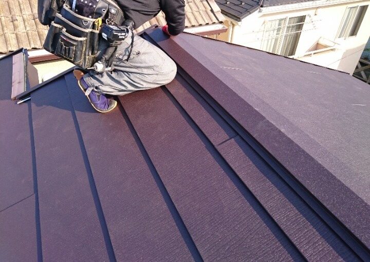 棟板金の取り付けと仕上げ