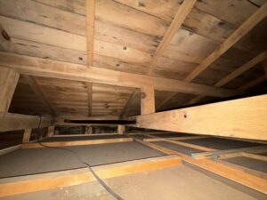 野地板が傷んでいるとカバー工事は不可