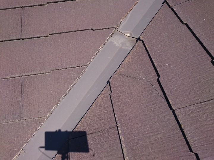 棟板金継ぎ目の浮きや隙間