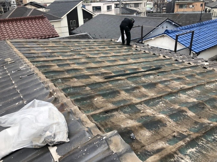 既存かわらUの撤去作業