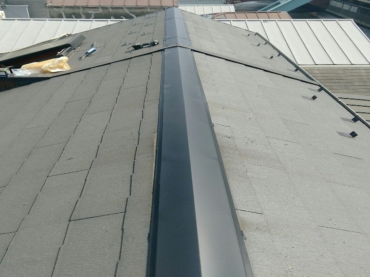 棟板金の取り付け