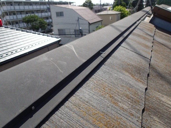 棟板金の釘浮きを確認