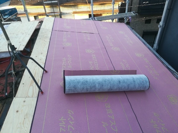 防水紙（ルーフィング）の敷設