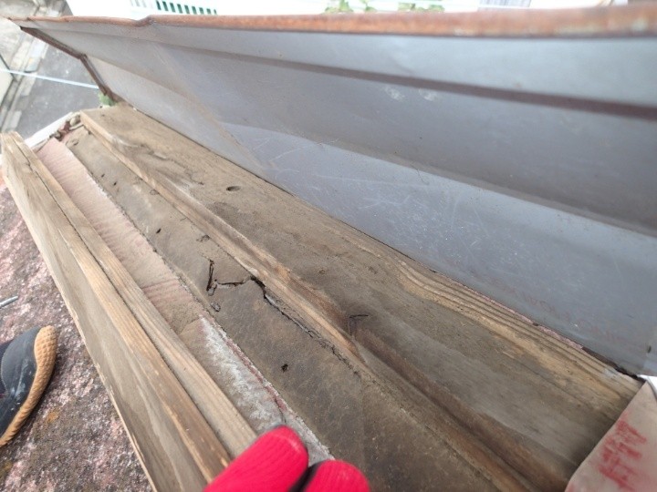 貫板の腐食と内部の傷み