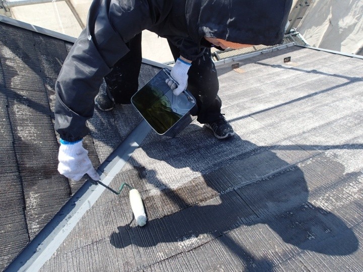 下塗り作業（ファイン浸透シーラー）