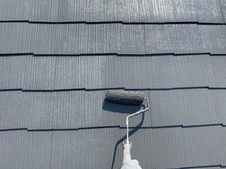 上塗り作業（仕上げ）