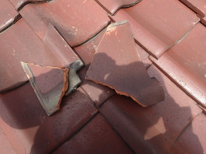 割れてしまった平瓦の確認