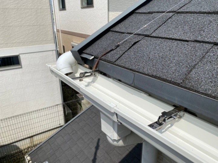 軒樋本体の設置と調整