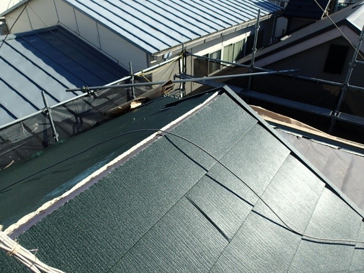 スーパーガルテクト本体の施工