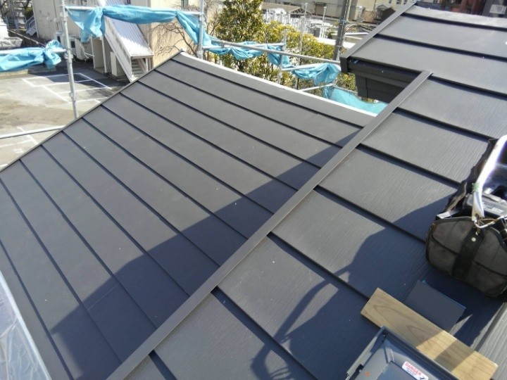 スーパーガルテクト本体の施工