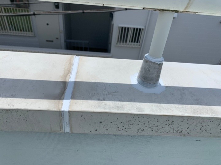 笠木継ぎ目のシーリング処理