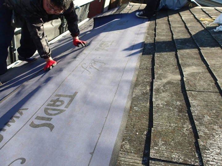 防水紙（ルーフィング）の施工