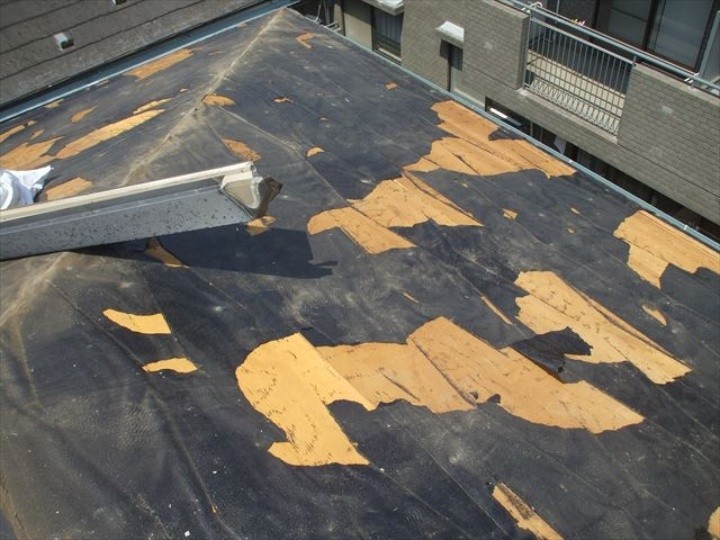 既存屋根材の撤去