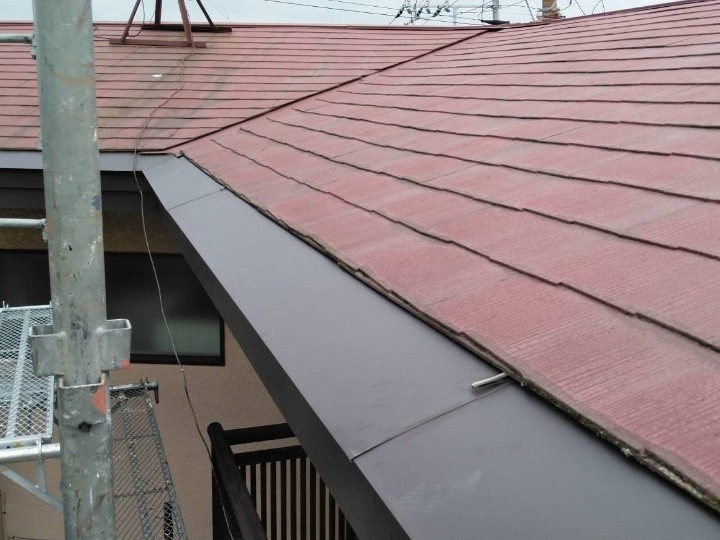 板金巻きによる破風板の保護