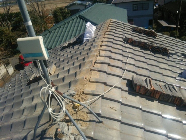 既存の棟瓦撤去